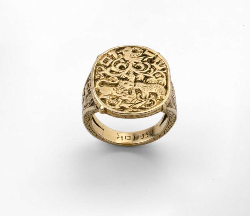 “Peace” ring