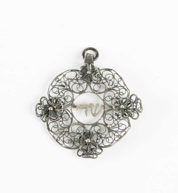 Amuletic pendant