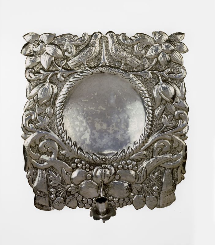Sconce with one bracket candlestick