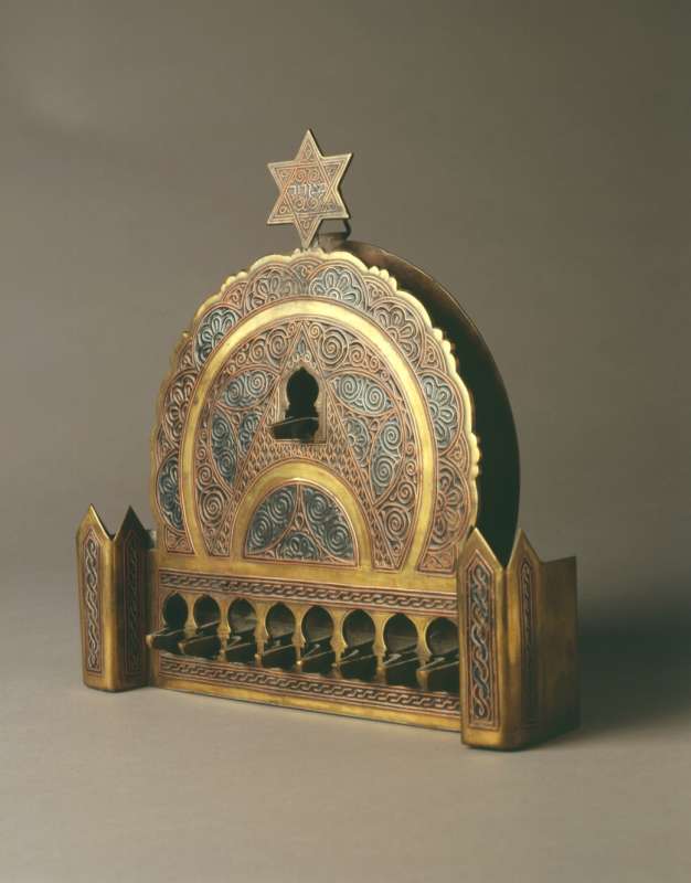 Hanukkah lamp adorned with damascene technique