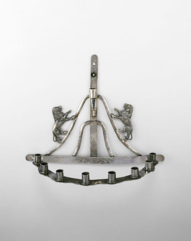 Hanukkah lamp