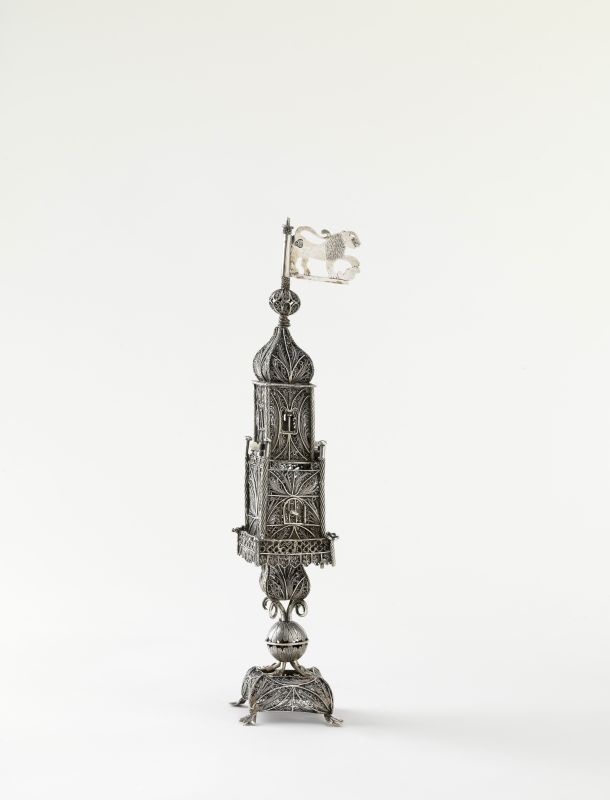 Tower-shaped spicebox