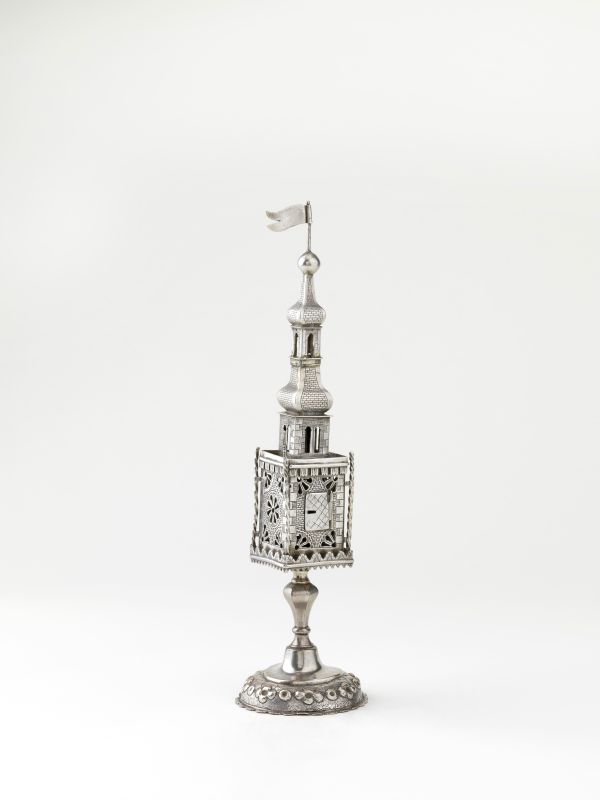 Tower-shaped spicebox