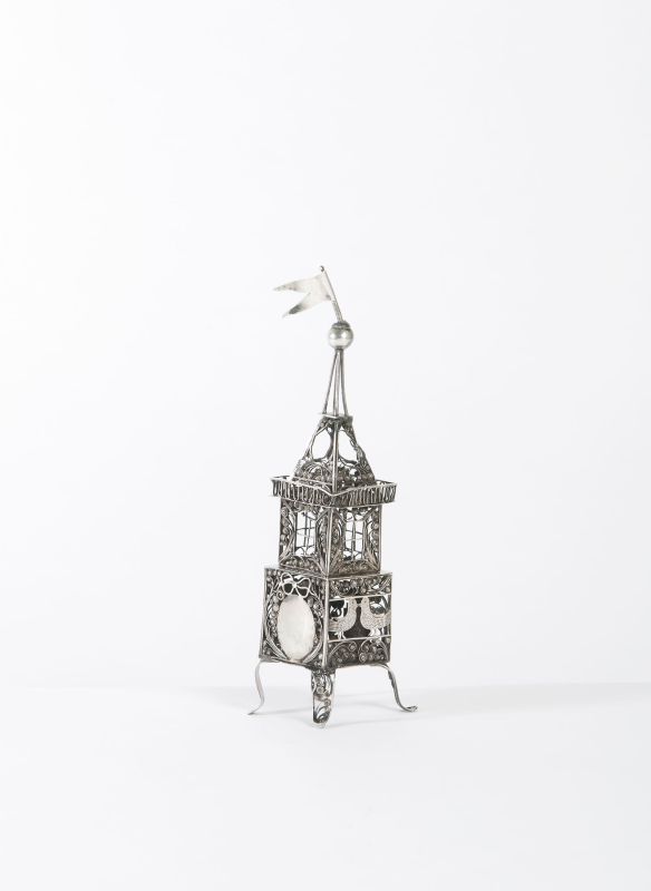 Tower-shaped spicebox decorated with a pair of doves
