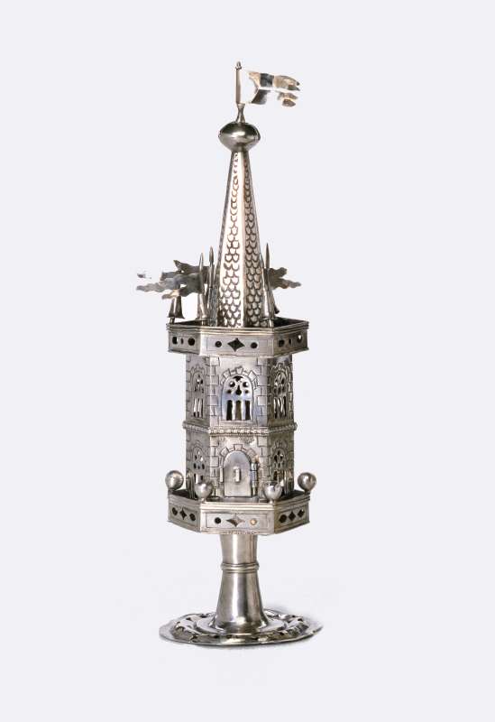 Tower-shaped spicebox