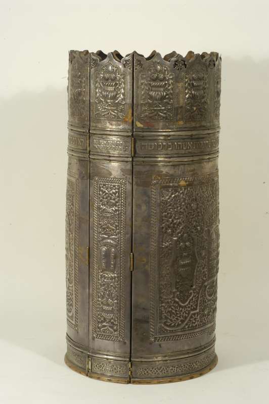 Cylindrical Torah scroll case