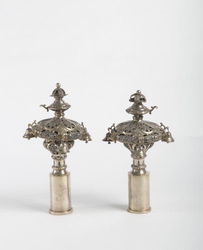 Torah finials decorated with roses
