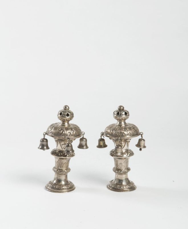 Mushroom-shaped Torah finials