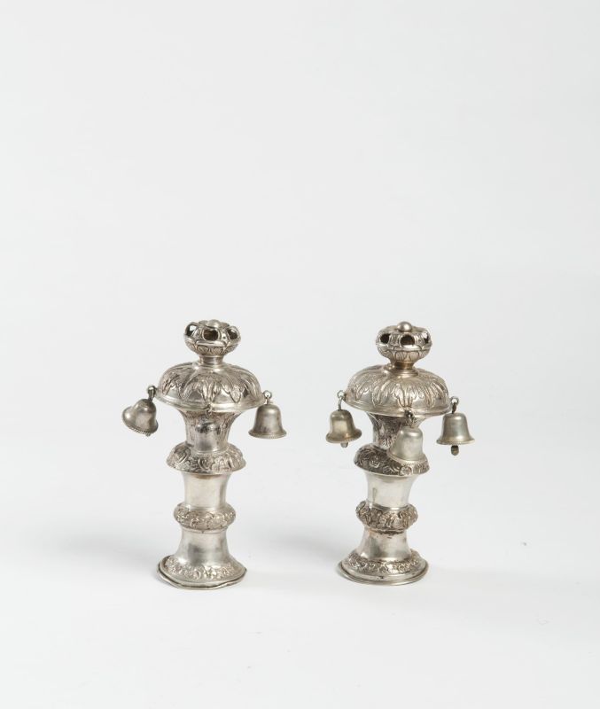 Torah finials decorated with floral motifs