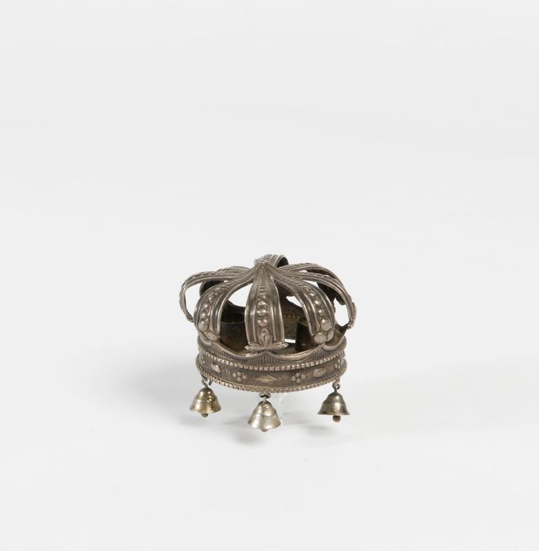 Miniature Torah crown with inner device for Torah rods