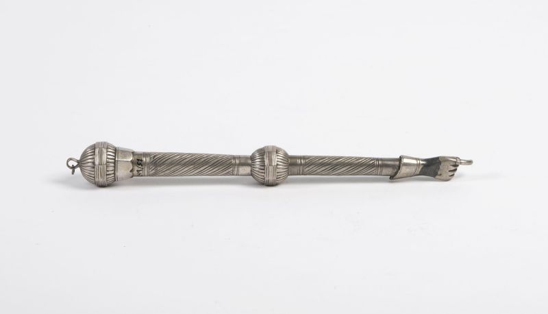 Torah pointer