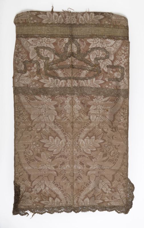 Torah mantle