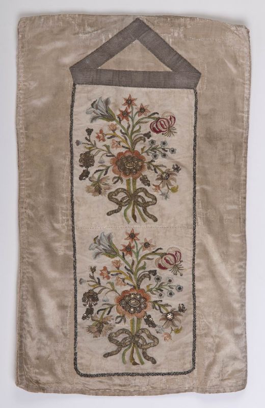 Torah mantle