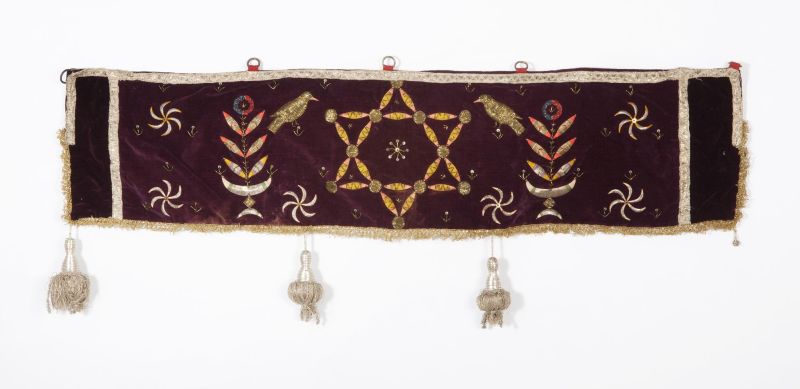 Torah valance