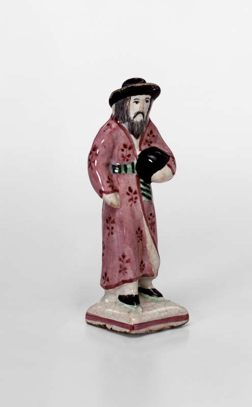 Figurine representing a Jew in Sabbath or festival attire