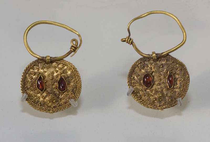 Al-Uzza earrings