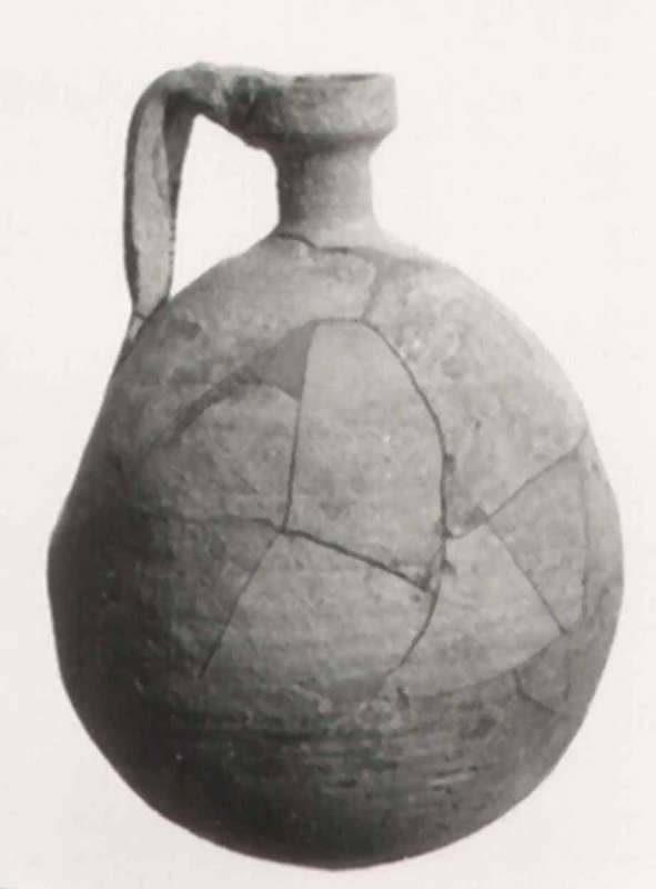 Funerary gift: juglet