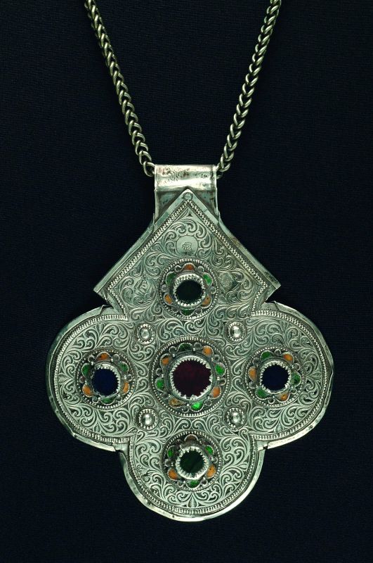 Fulet hamsa amulet pendant