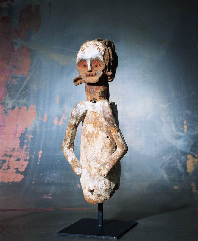 Reliquary guardian figure
