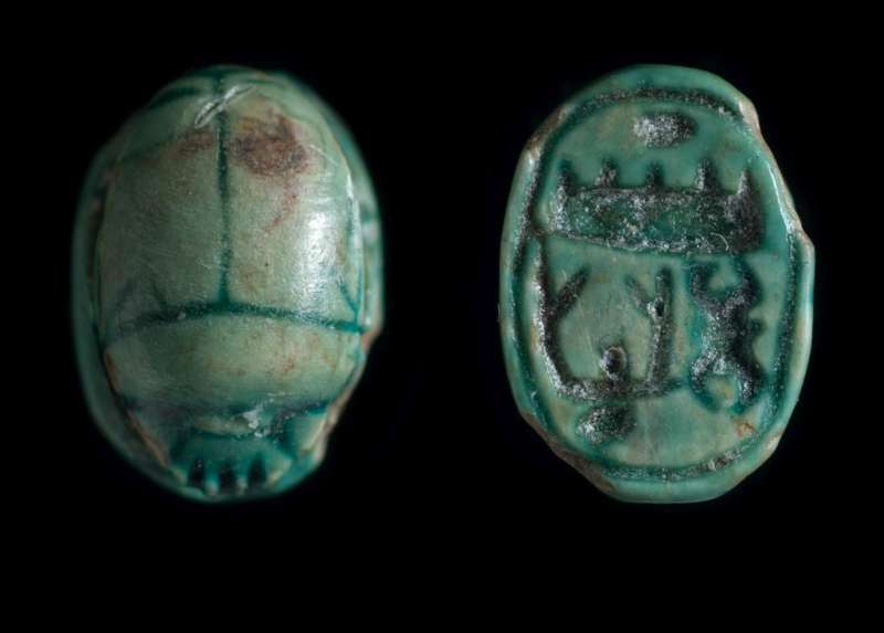 Royal-name scarab of Thutmose III and Hatshepsut