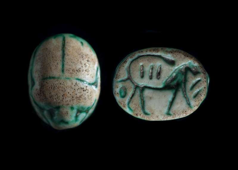 Scarab depicting a schematic figure of a striding lion