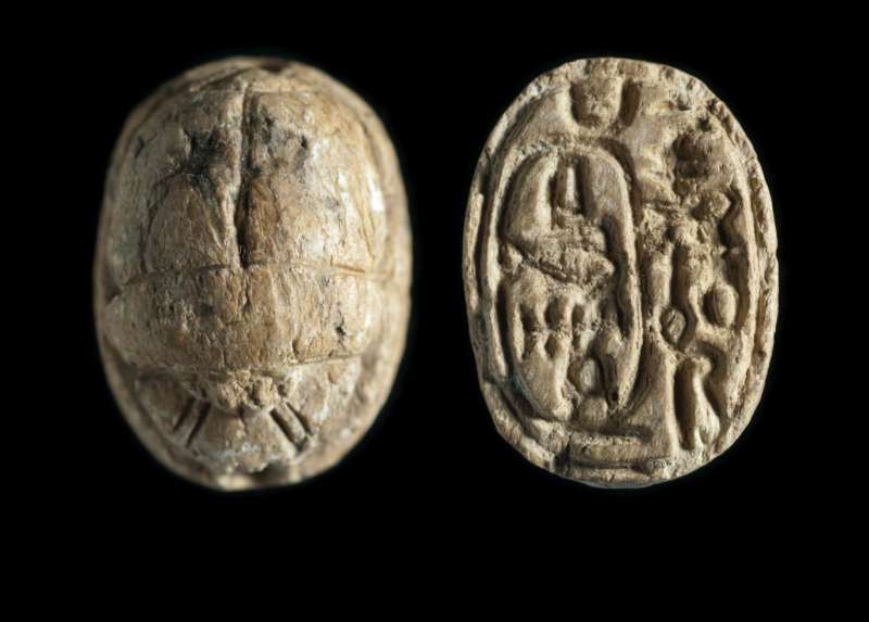 Royal-name scarab of queen Ini