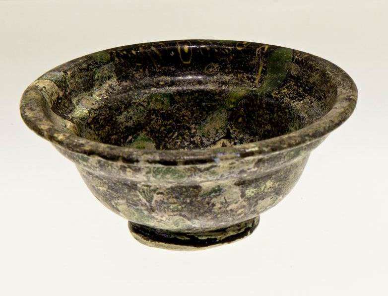 Small stepped bowl