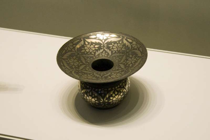 Bidri-ware spittoon inlaid with silver