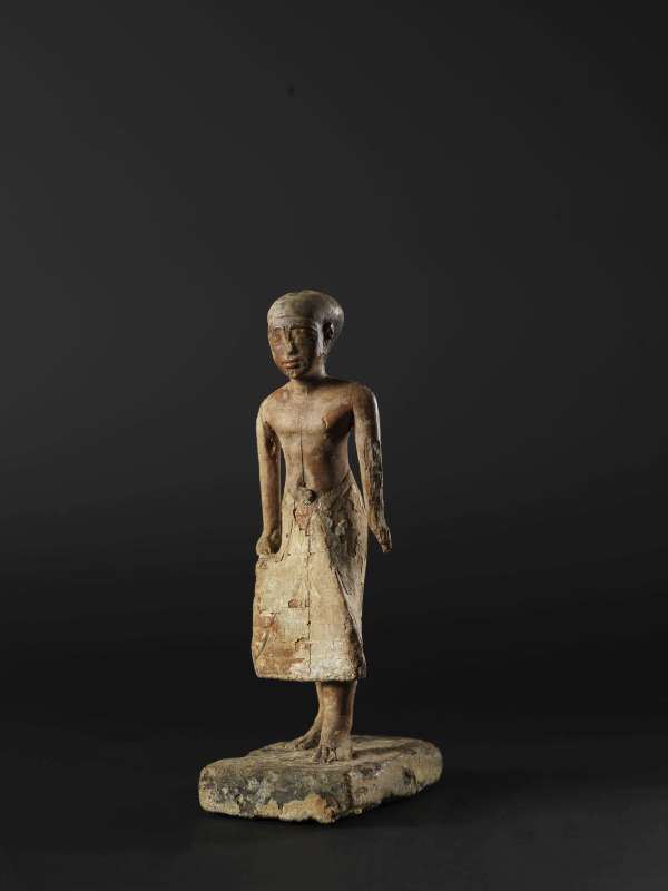 Funerary statuette of a high official, used in the ritual presentation of offerings