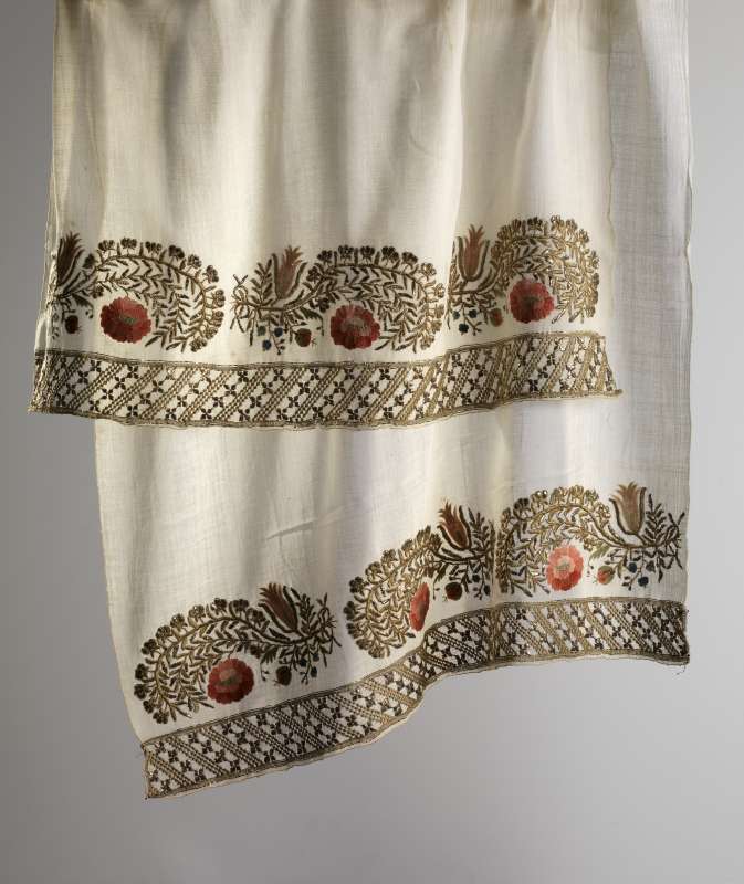 Embroidered towel for the <i>mikveh</i> (ritual bath)