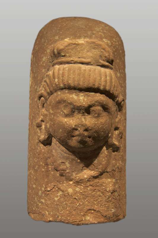 Phallic pillar (<i>linga</i>) with one face of Shiva (<i>ekamukhalinga</i>)