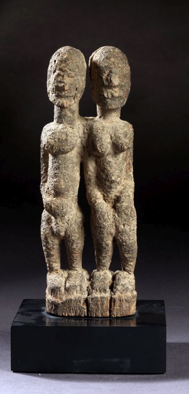 Male and female ancestor figures ("primordial couple")