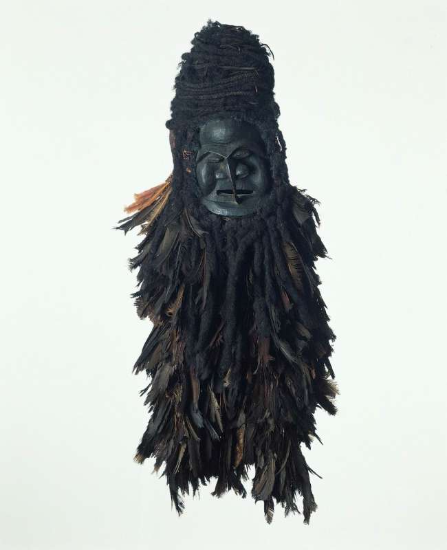 Ceremonial funerary mask (<i>pwemwe</i>)
