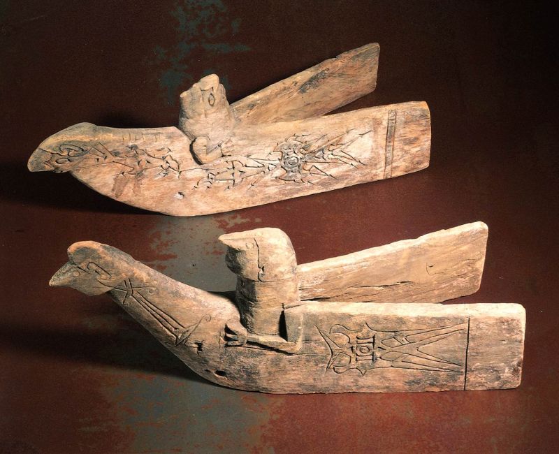Canoe prows