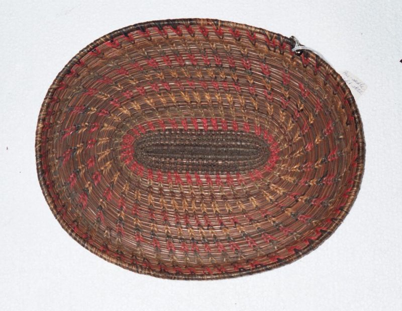 Oval tray