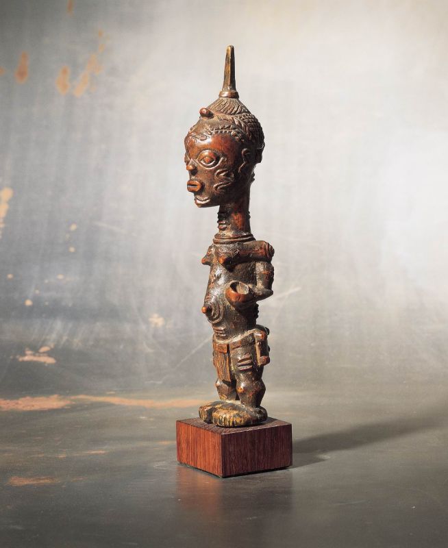 Protective female fertility figure (lupinga lua luimpe)