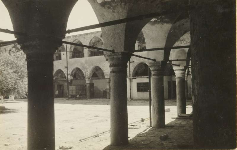 Khan courtyard, Akko