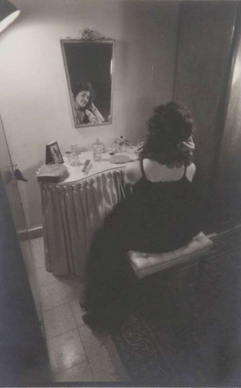 Woman at the mirror