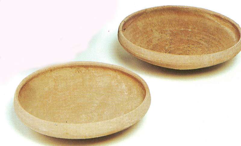 Dining and serving plates