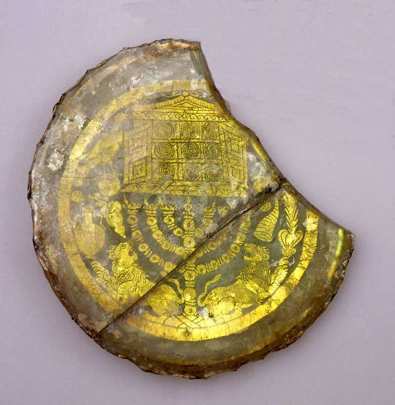 Gold-glass base