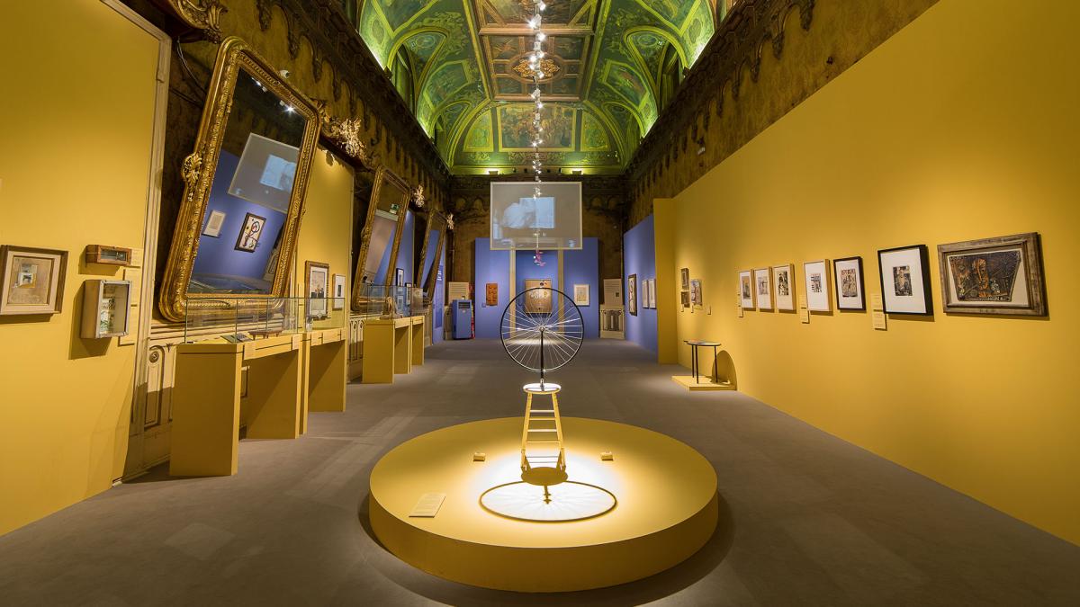 Exhibition view Duchamp Magritte Dalí. Revolucionarios del signìlo XX, Obras maestras del Museo de Israel, Jerusalén, ©Jesús Varillas, courtesy of Arthemisia at Palacio de Gaviria, Madrid, Spain, April-July, 2018